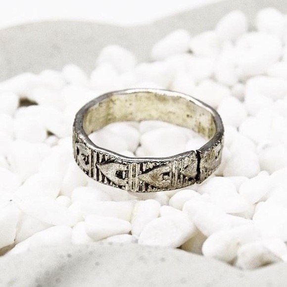 Heart Infinity Ring - Picture 4 of 4